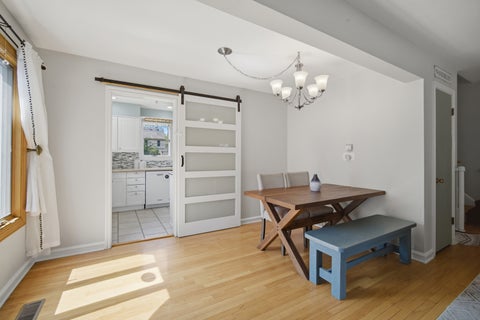 Tiny photo for 718 S Chestnut Avenue, Arlington Heights, IL 60005 (MLS # 12766172)