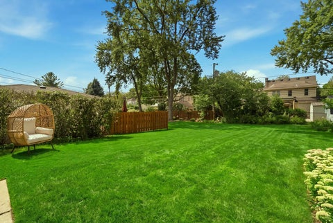 Tiny photo for 718 S Chestnut Avenue, Arlington Heights, IL 60005 (MLS # 12766172)