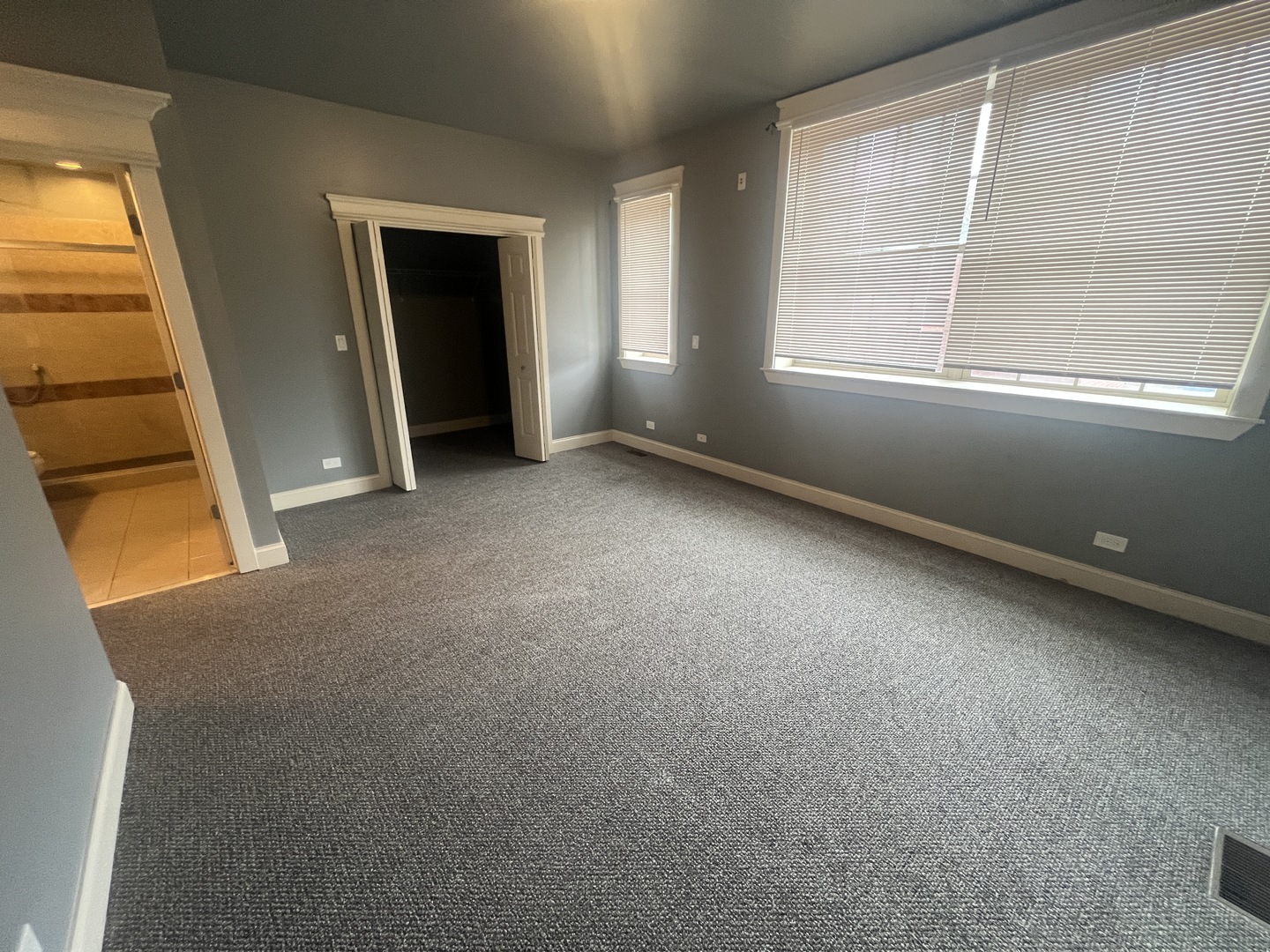 4956 S Vincennes Avenue 1W