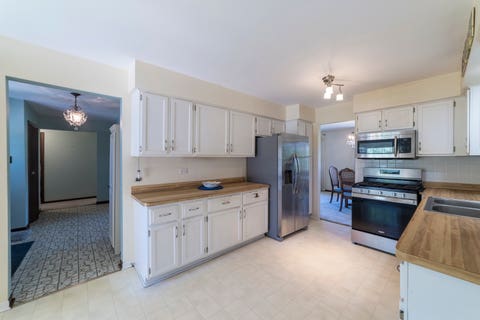 Tiny photo for 920 MacArthur Drive, Chicago Heights, IL 60411 (MLS # 12721630)