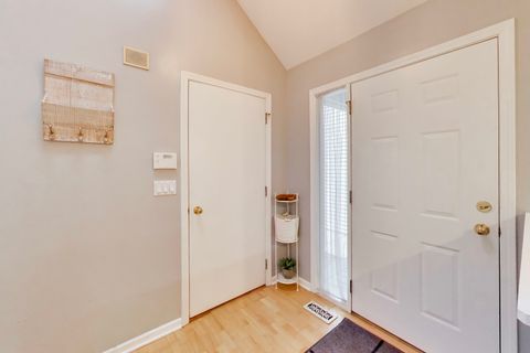 Tiny photo for 334 Bristol Lane, Fox River Grove, IL 60021 (MLS # 12604349)