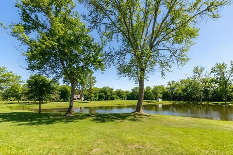 Tiny photo for 334 Bristol Lane, Fox River Grove, IL 60021 (MLS # 12604349)