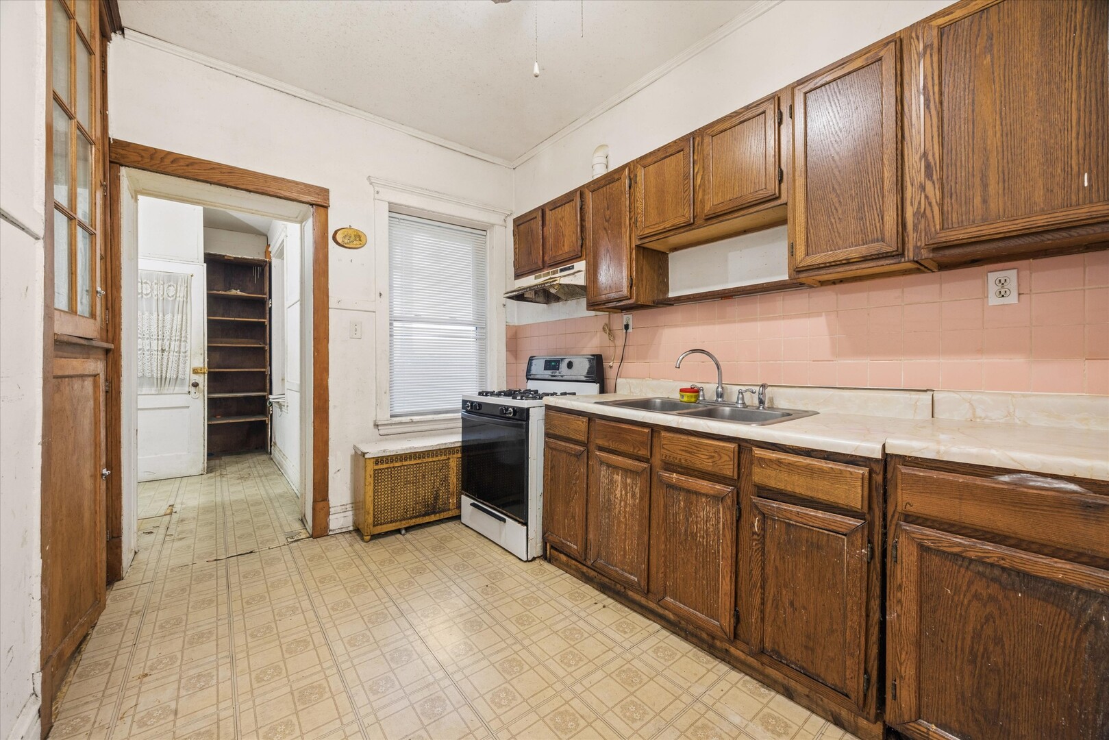 1946 W Armitage Avenue