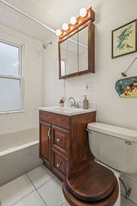 Tiny photo for 3524 Raymond Avenue, Brookfield, IL 60513 (MLS # 12531352)