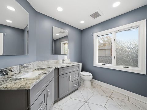 Tiny photo for 10618 Mason Avenue, Chicago Ridge, IL 60415 (MLS # 12530730)