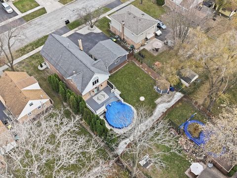 Tiny photo for 10618 Mason Avenue, Chicago Ridge, IL 60415 (MLS # 12530730)