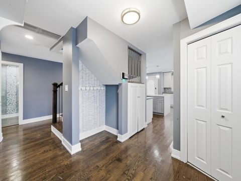 Tiny photo for 10618 Mason Avenue, Chicago Ridge, IL 60415 (MLS # 12530730)