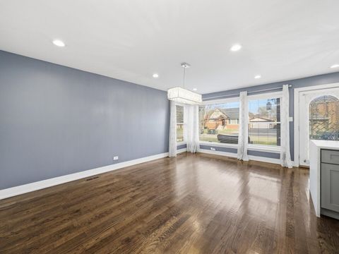 Tiny photo for 10618 Mason Avenue, Chicago Ridge, IL 60415 (MLS # 12530730)