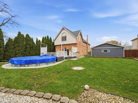 Tiny photo for 10618 Mason Avenue, Chicago Ridge, IL 60415 (MLS # 12530730)