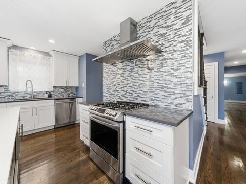 Tiny photo for 10618 Mason Avenue, Chicago Ridge, IL 60415 (MLS # 12530730)