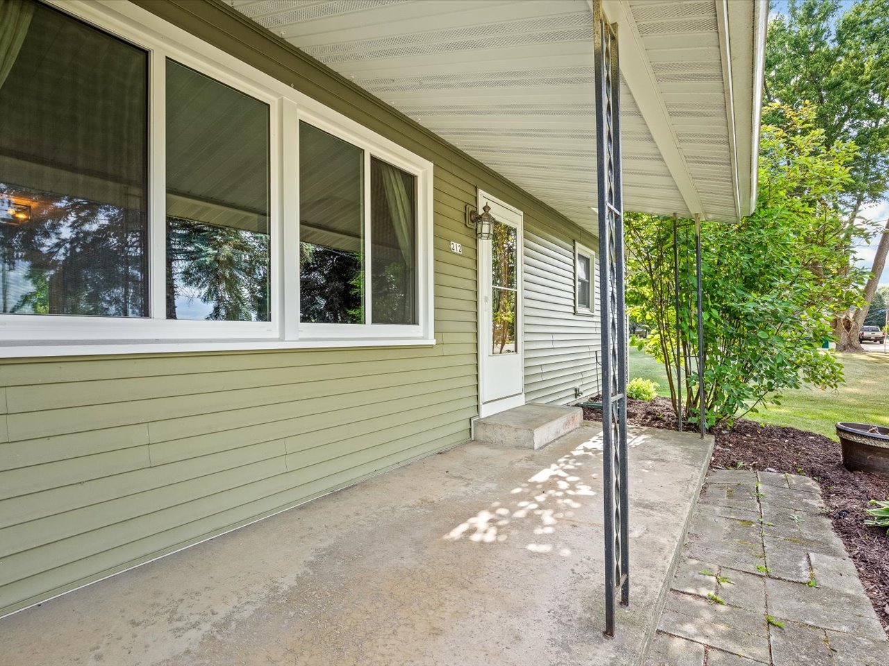 212 W North Street
