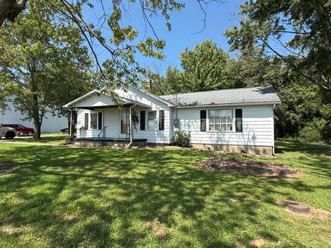 Photo of 810 W Longstreet Road, Marion, IL 62959 (MLS # 12683924)