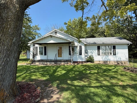 Tiny photo for 810 W Longstreet Road, Marion, IL 62959 (MLS # 12683924)