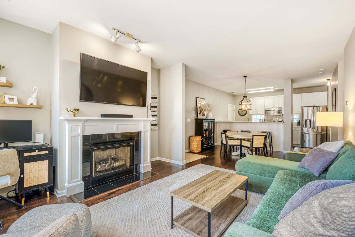 1215 N Orleans Street 303