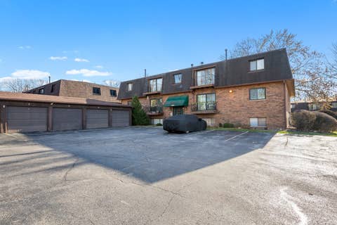 Photo of 2501 26th Avenue Court #G1, Rock Island, IL 61201 (MLS # 12717523)