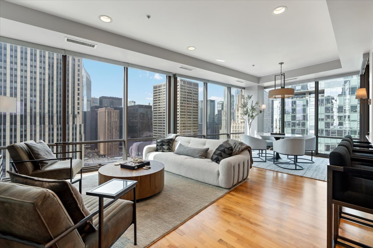 240 E Illinois Street 2401