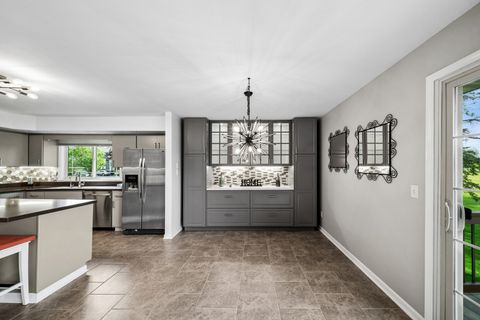 Tiny photo for 2481 Chatham Road, Aurora, IL 60506 (MLS # 12639695)