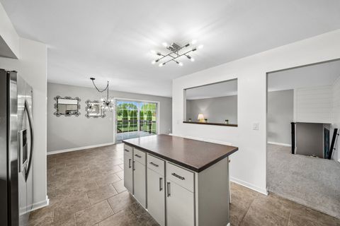 Tiny photo for 2481 Chatham Road, Aurora, IL 60506 (MLS # 12639695)
