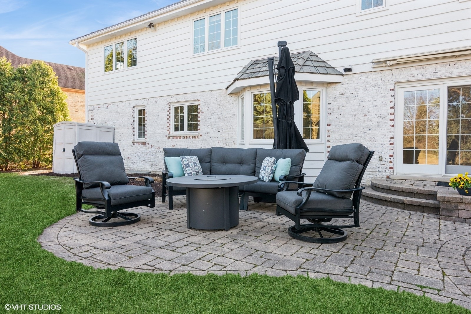 2s527 Danbury Drive