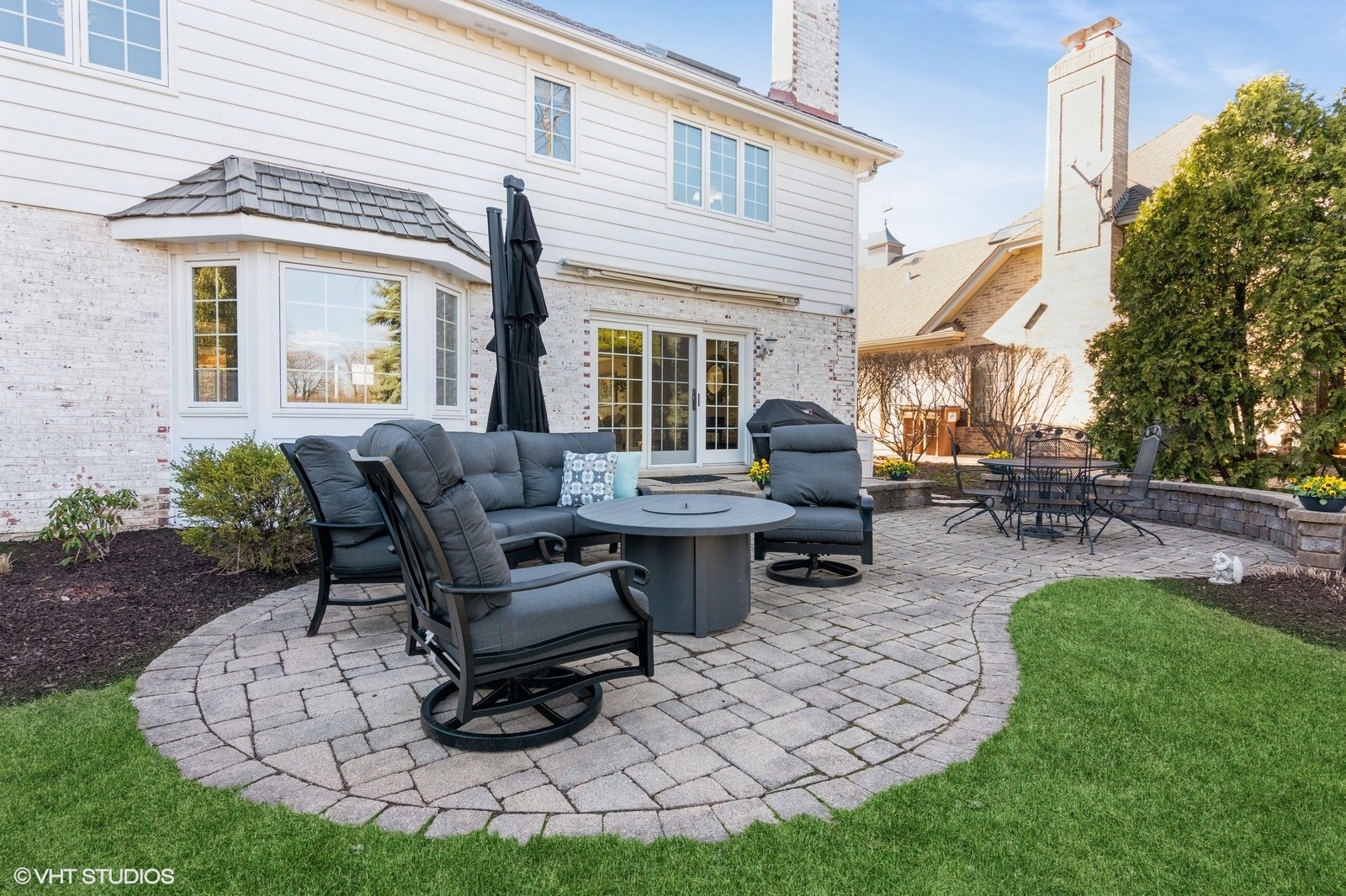 2s527 Danbury Drive