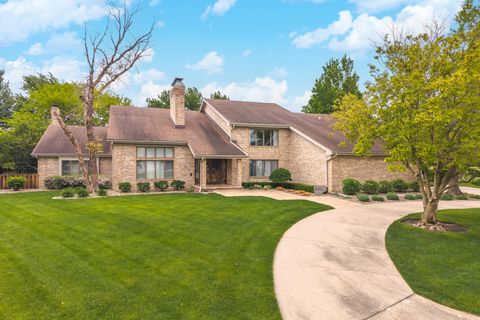 Photo of 1810 Cardinal Court, Pontiac, IL 61764 (MLS # 12631372)