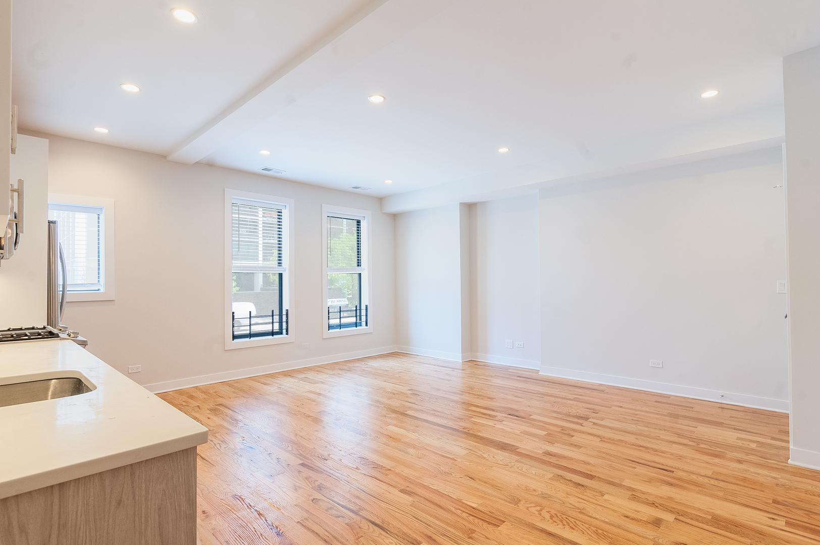 1552 N La Salle Drive 401