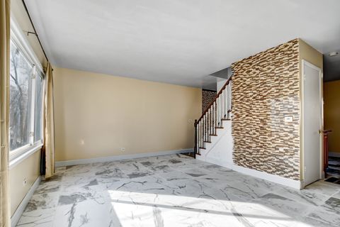 Tiny photo for 543 Lynn Court #A, Glendale Heights, IL 60139 (MLS # 12572406)