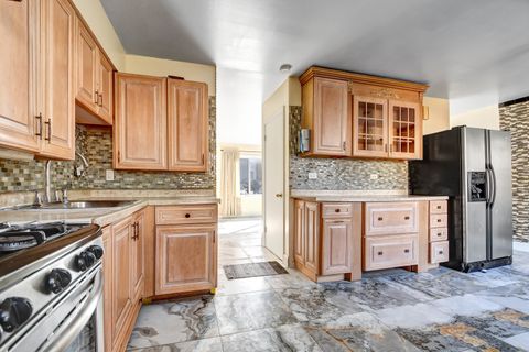 Tiny photo for 543 Lynn Court #A, Glendale Heights, IL 60139 (MLS # 12572406)