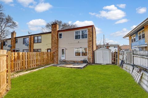 Tiny photo for 543 Lynn Court #A, Glendale Heights, IL 60139 (MLS # 12572406)