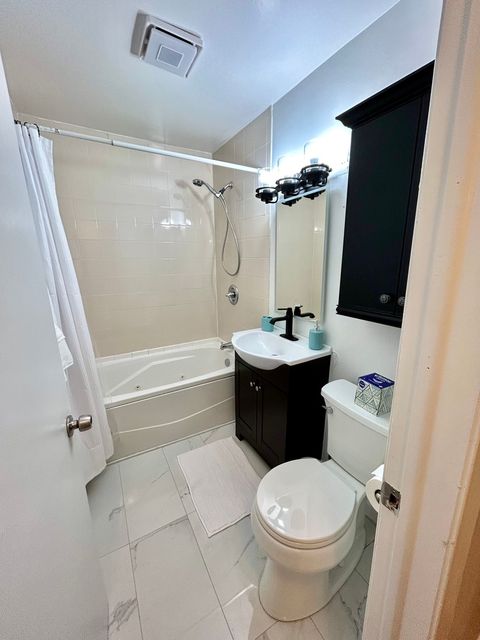 Tiny photo for 905 Rockland Road, Lake Bluff, IL 60044 (MLS # 12567428)