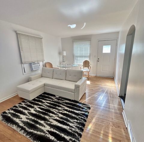 Tiny photo for 905 Rockland Road, Lake Bluff, IL 60044 (MLS # 12567428)