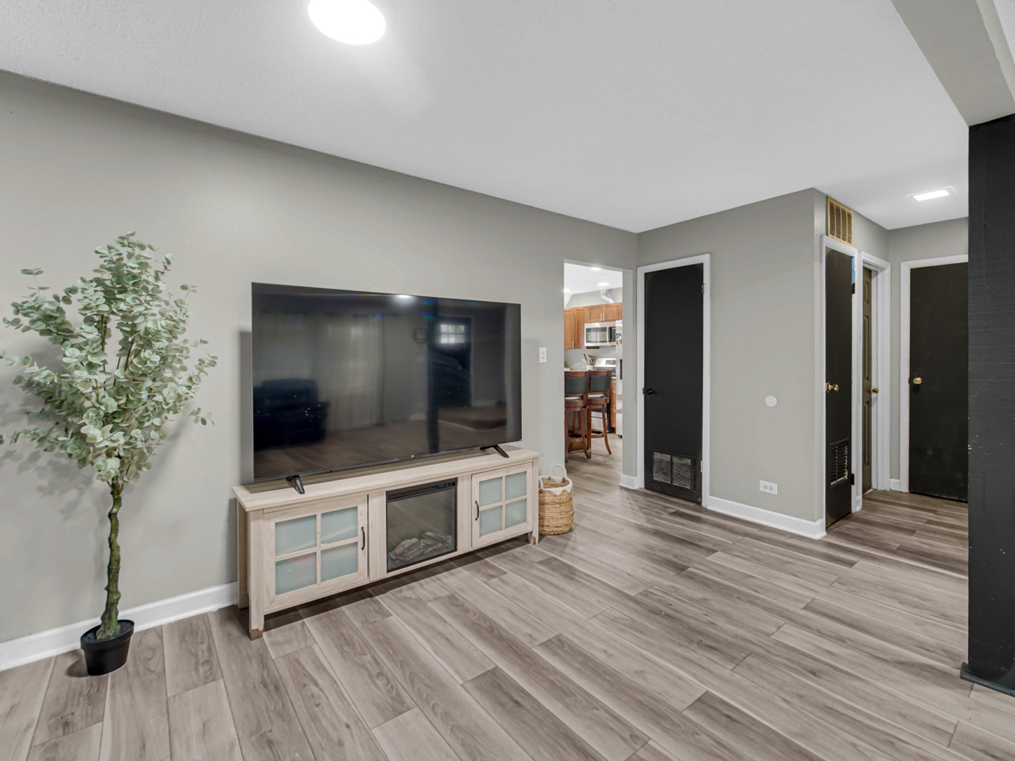5563 Court F
