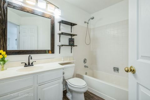 Tiny photo for 602 Muskegan Court #602, Vernon Hills, IL 60061 (MLS # 12403781)