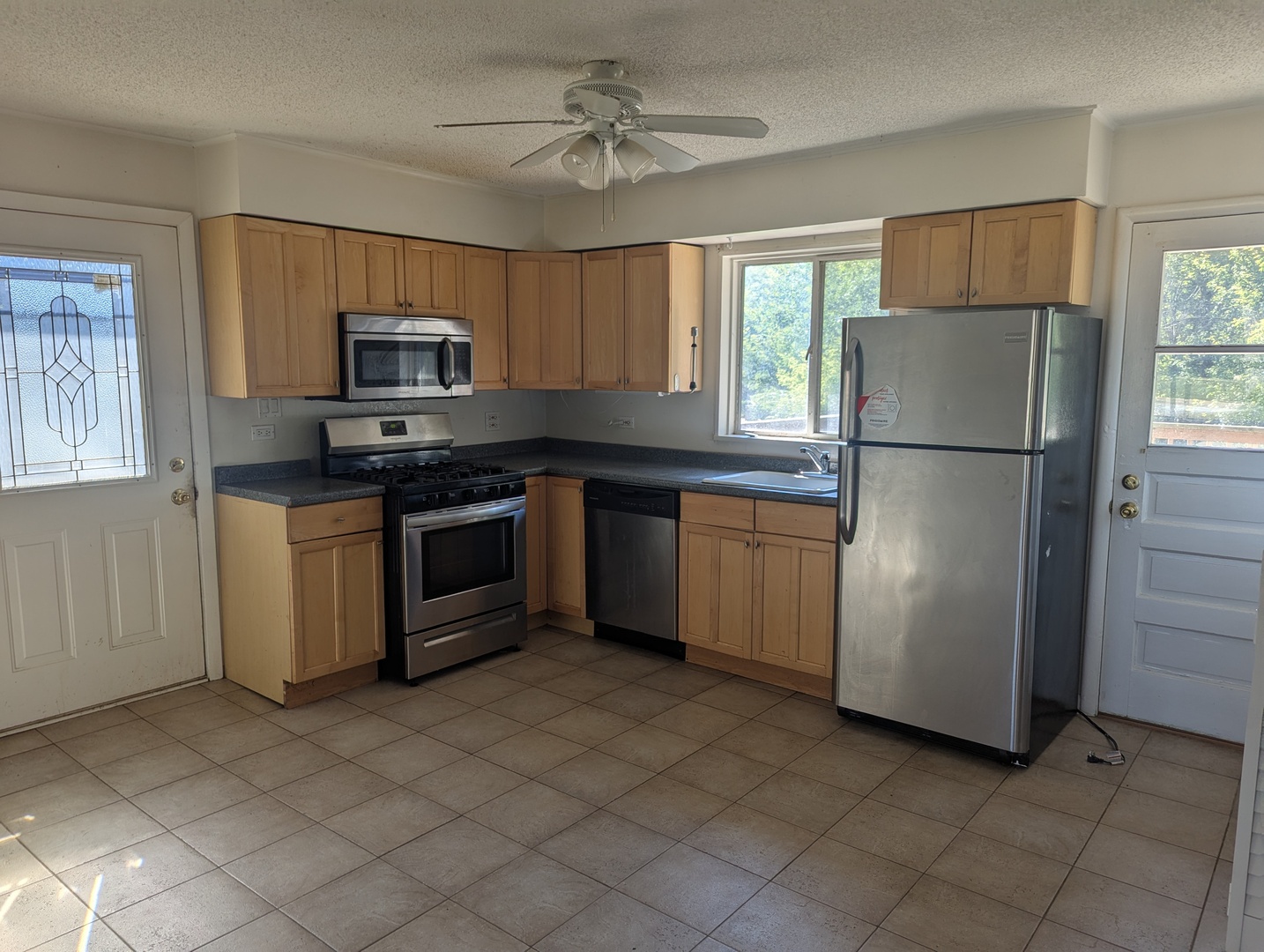 Palatine, Illinois 60067, United States, 3 Bedrooms Bedrooms, ,1 BathroomBathrooms,Residential,Active,212379