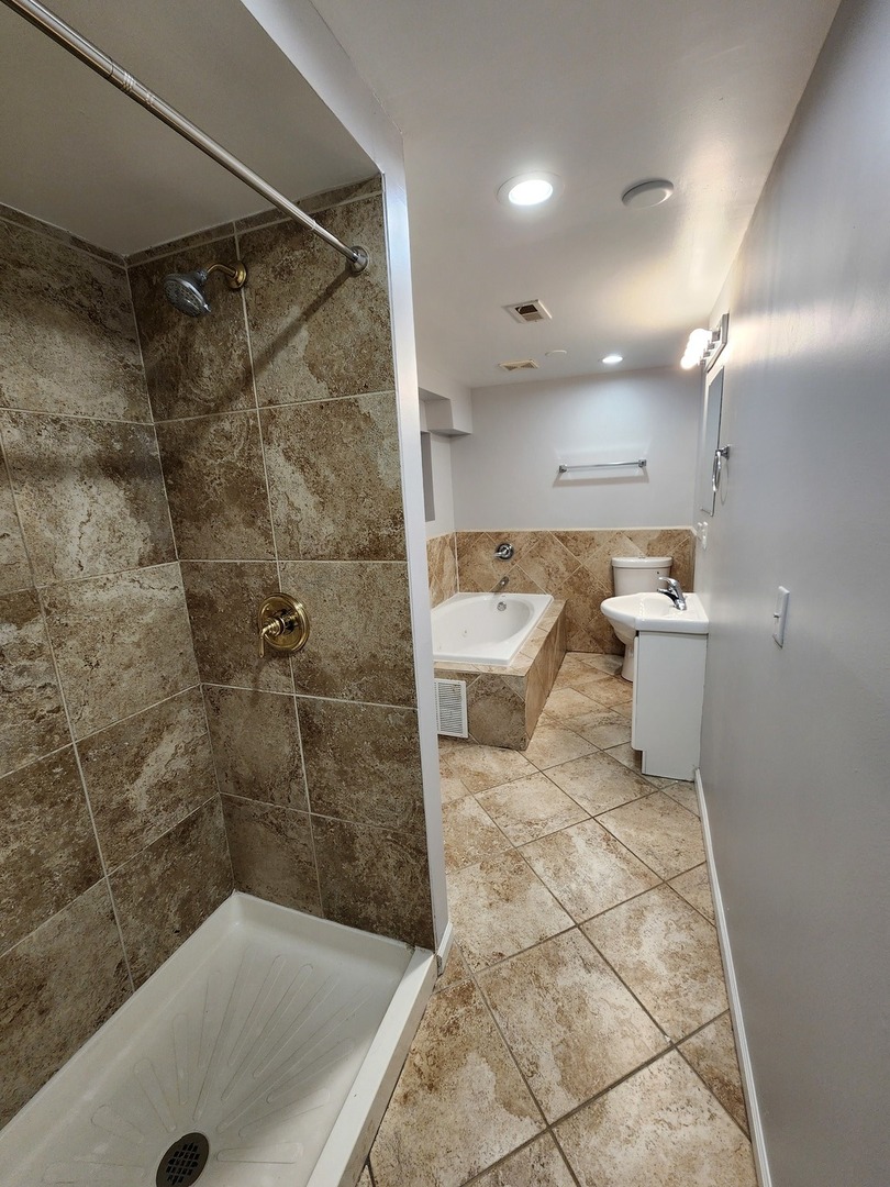 1530 E 65th Place G