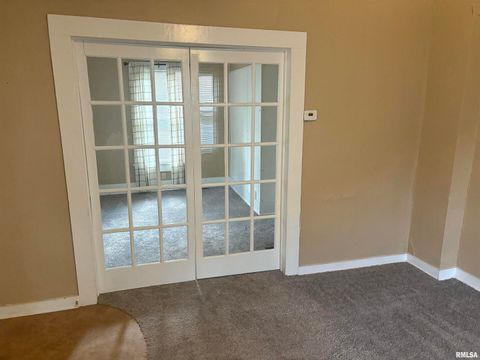 Tiny photo for 2142 HERBERT Street, Murphysboro, IL 62966 (MLS # EB459633)