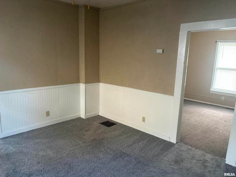 Tiny photo for 2142 HERBERT Street, Murphysboro, IL 62966 (MLS # EB459633)