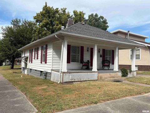 Tiny photo for 2142 HERBERT Street, Murphysboro, IL 62966 (MLS # EB459633)
