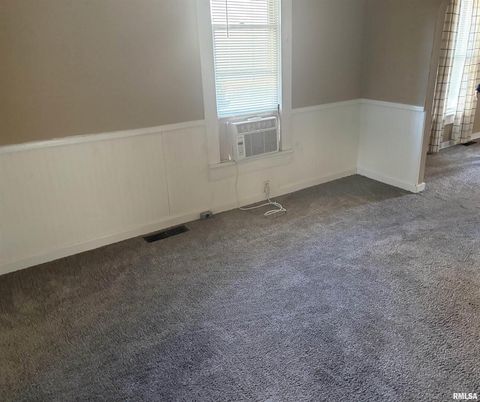 Tiny photo for 2142 HERBERT Street, Murphysboro, IL 62966 (MLS # EB459633)