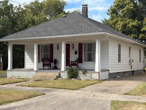 Photo of 2142 HERBERT Street, Murphysboro, IL 62966 (MLS # EB459633)
