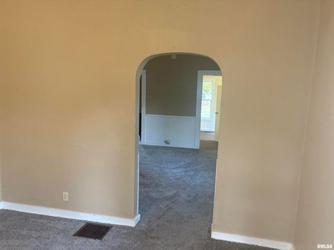 Tiny photo for 2142 HERBERT Street, Murphysboro, IL 62966 (MLS # EB459633)