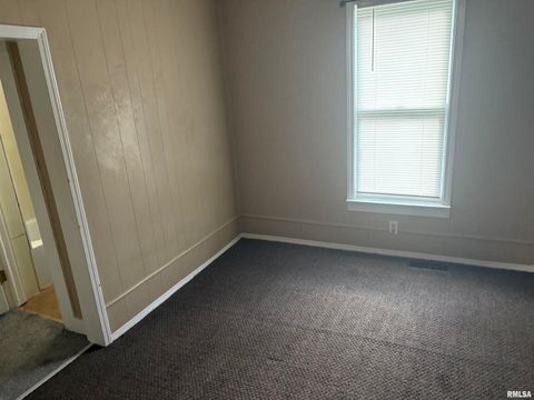 Tiny photo for 2142 HERBERT Street, Murphysboro, IL 62966 (MLS # EB459633)