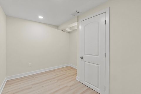 Tiny photo for 7249 N CAMPBELL Avenue #B, Chicago, IL 60645 (MLS # 12500223)