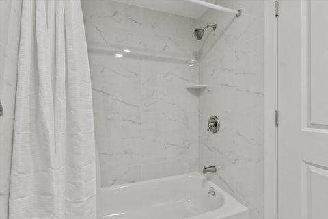 Tiny photo for 7249 N CAMPBELL Avenue #B, Chicago, IL 60645 (MLS # 12500223)