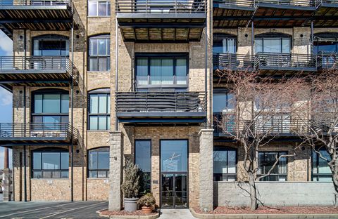 Tiny photo for 2614 N Clybourn Avenue #102, Chicago, IL 60614 (MLS # 12587946)