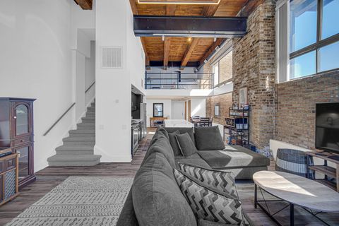 Tiny photo for 2614 N Clybourn Avenue #102, Chicago, IL 60614 (MLS # 12587946)