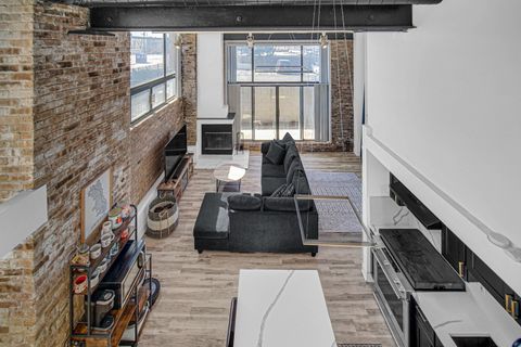 Tiny photo for 2614 N Clybourn Avenue #102, Chicago, IL 60614 (MLS # 12587946)