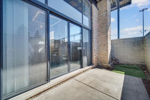 Tiny photo for 2614 N Clybourn Avenue #102, Chicago, IL 60614 (MLS # 12587946)