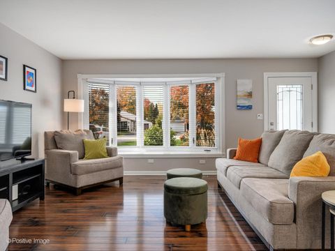 Tiny photo for 0S015 Cottonwood Drive, Wheaton, IL 60187 (MLS # 12495797)