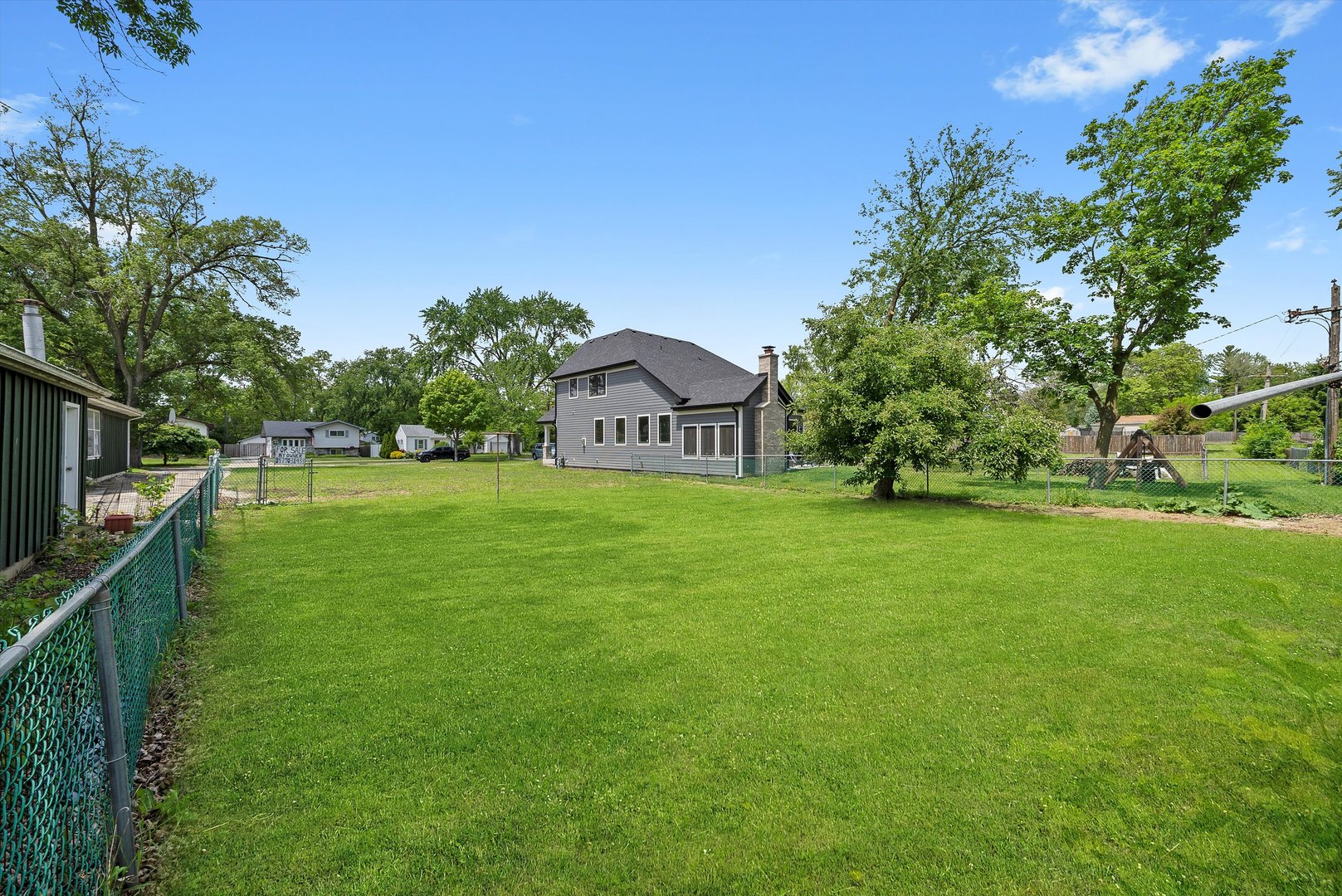 341 OAK Avenue